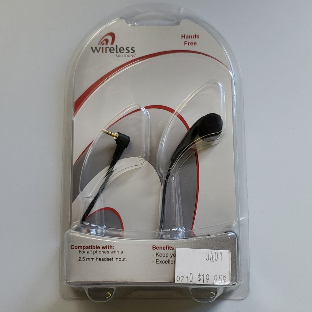 NWT Mono Earbud Headset